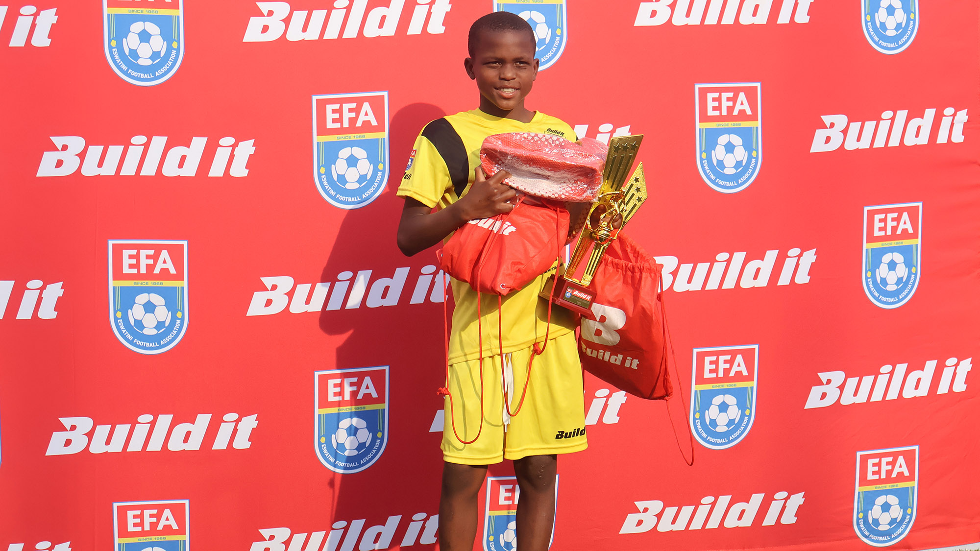 Young Buffaloes and Sihlangu Legend, Mpile 'Nyandoro' Tsabedze's son, Simphiwe was named the Midfielder and Player of the Tournament. 